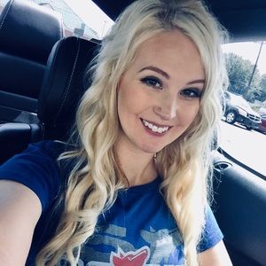 Meet your Posher, Nicole